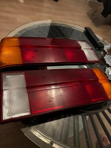 BMW E30 M3 achterlichtpaar beschikbaar voor biedingen