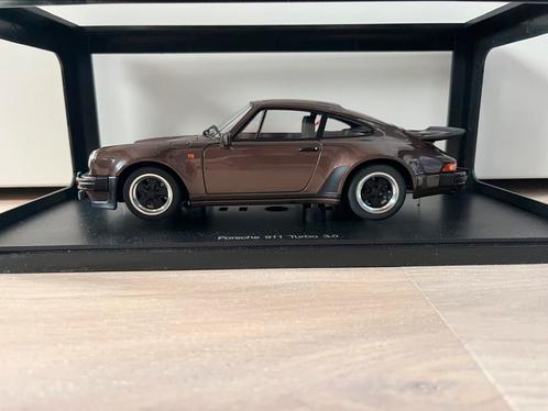 Porsche 911 Turbo 3.0 1976 bruin #77973 Autoart 1:18, Hobby en Vrije tijd, Modelauto's | 1:18, Zo goed als nieuw, Auto, Autoart
