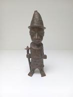 Statue africaine en bronze, Envoi