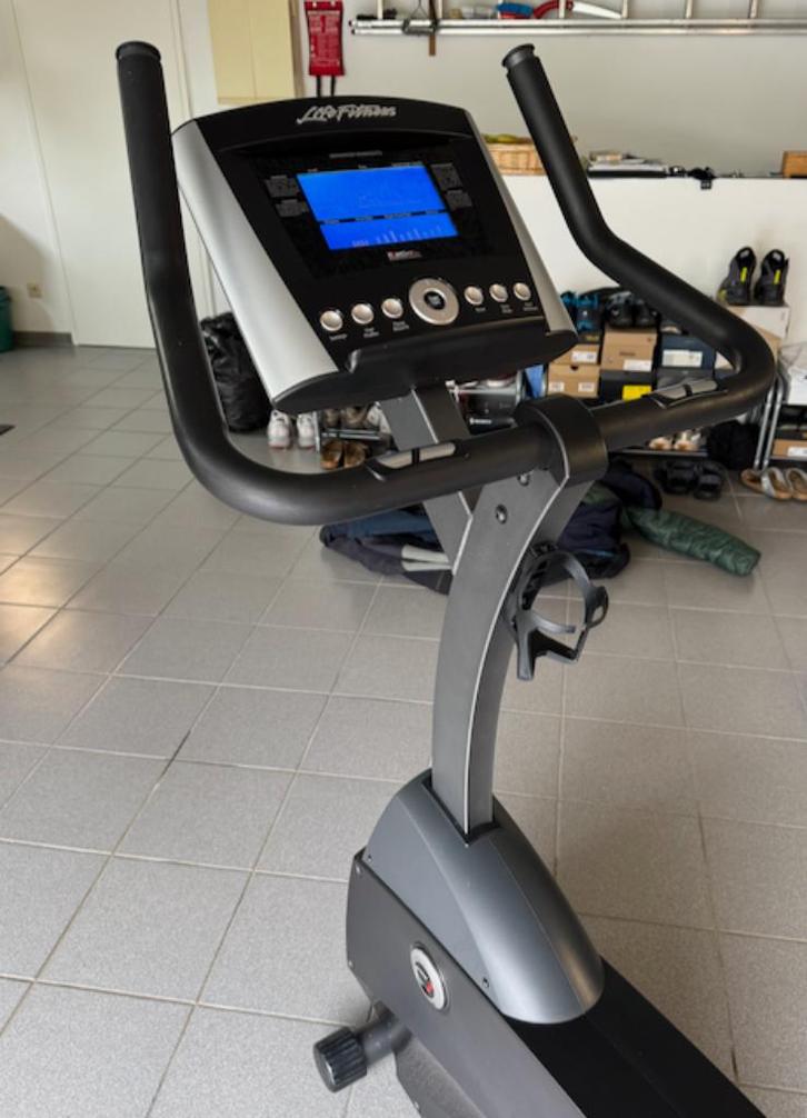 Hometrainer - Life Fitness C1, Sport en Fitness, Fitnessapparatuur, Gebruikt, Hometrainer, Benen, Metaal, Ophalen