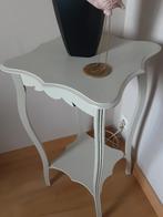 Hoog bijzettafeltje  ! Stevige en decoratief  !, Huis en Inrichting, Ophalen, Zo goed als nieuw, Vierkant, Eikenhout