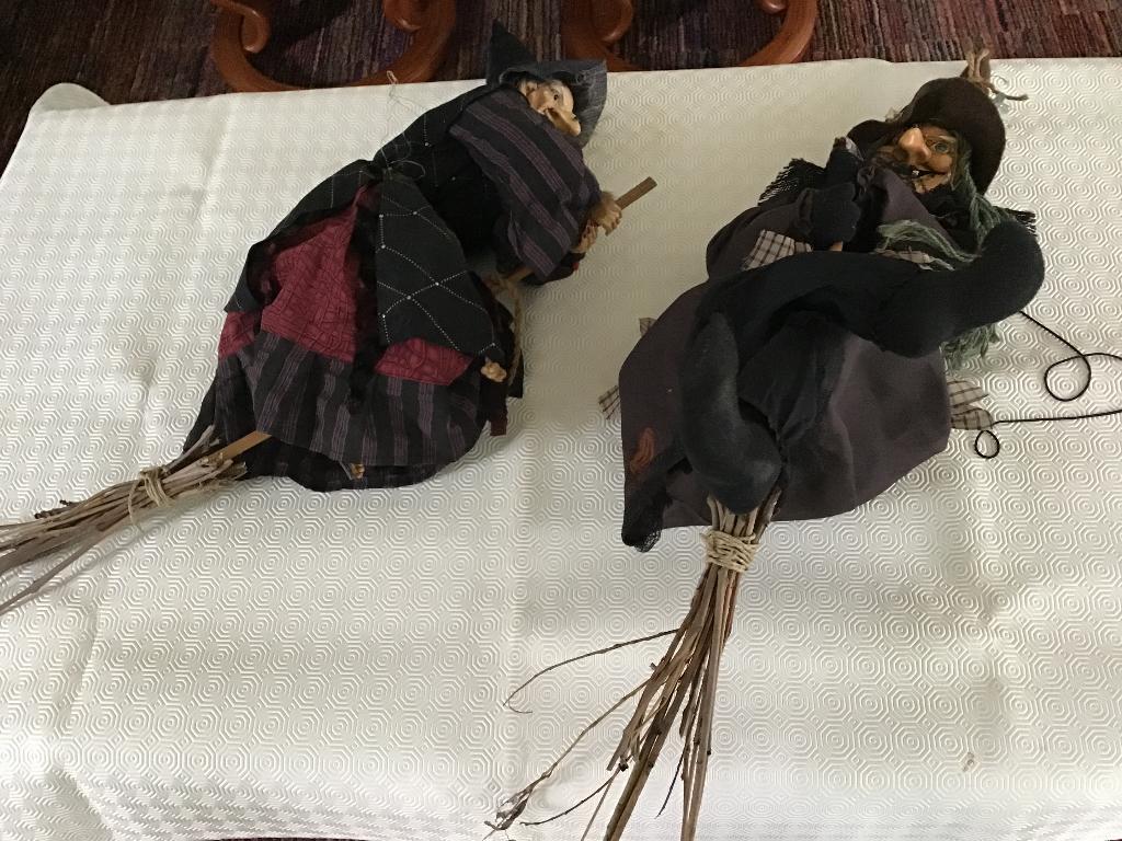 2 Halloween heksen aan 30 € per heks en meer..., Hobby en Vrije tijd, Feestartikelen, Zo goed als nieuw, Ophalen of Verzenden