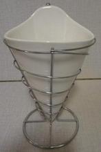 Assiette en porcelaine - cornet à frites avec support - 4 pc, Uni, Assiettes(s), Enlèvement ou Envoi, Comme neuf