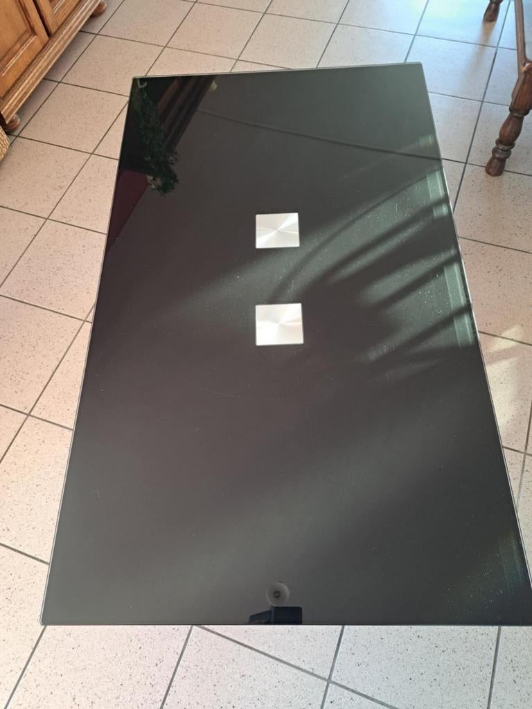 Tafel in de woonkamer, Ophalen