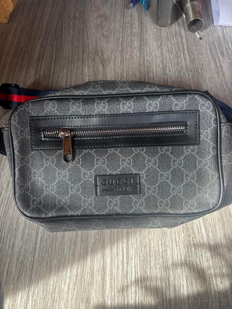 Sacoche gucc homme 1.1, Enlèvement ou Envoi, Comme neuf, Noir, Autres marques