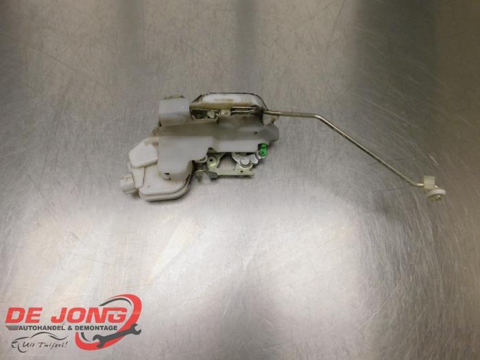 Deurslot Mechaniek 4Deurs rechts-voor van een Mitsubishi Paj, Gebruikt, -, -, Ophalen of Verzenden