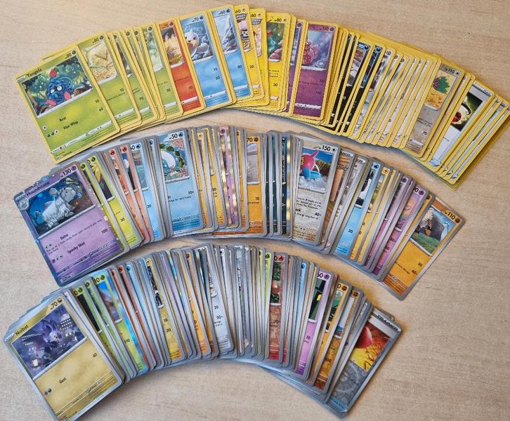 218 Verschillende Originele POKEMON Kaarten 2023 VEEL HOLO, Hobby & Loisirs créatifs, Jeux de cartes à collectionner | Pokémon