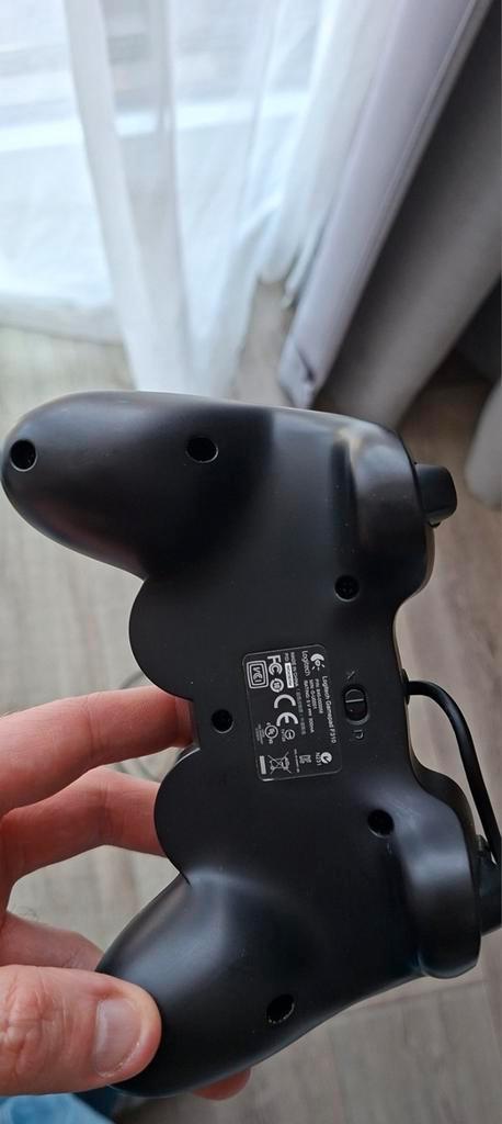 Logitech F310 Gamepad – Bedrade PC Controller, Computers en Software, Joysticks, Ophalen