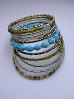 nieuw  spiraalarmband met pareltjes, groen / turquoise, Bijoux, Sacs & Beauté, Bracelets, Neuf, Enlèvement ou Envoi, Autres couleurs