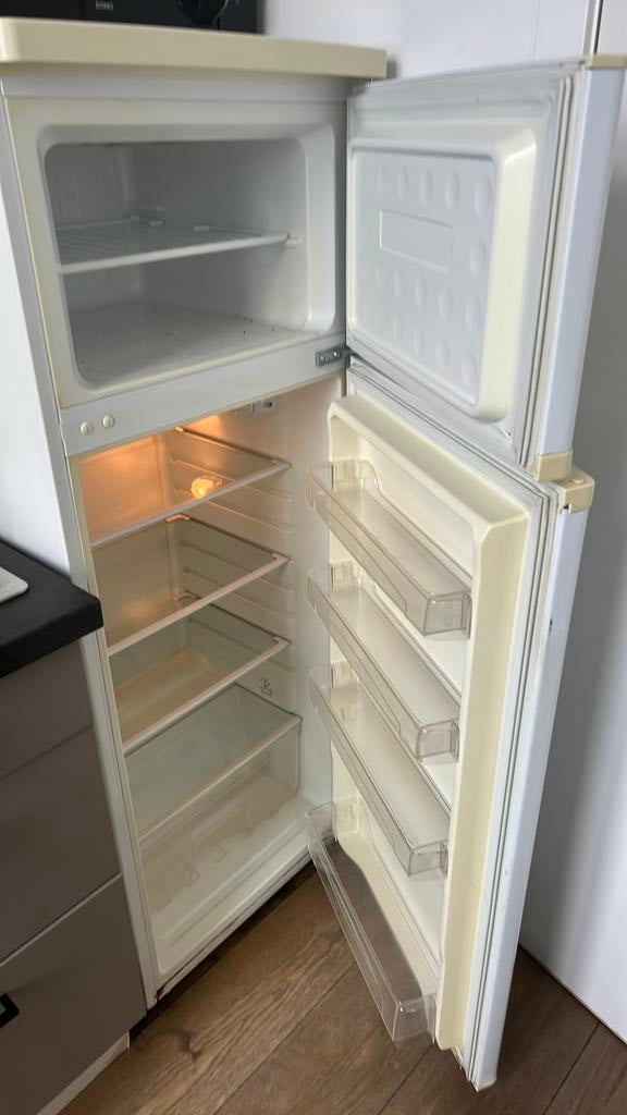 Ancien frigo, Avec compartiment congélateur, Utilisé, 45 à 60 cm, 75 à 100 litres