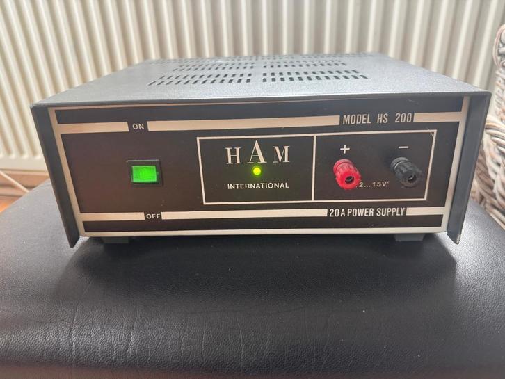 Zeldzame Ham International HS200 voeding (20A), Télécoms, Émetteurs & Récepteurs, Comme neuf, Émetteur et Récepteur, Enlèvement ou Envoi