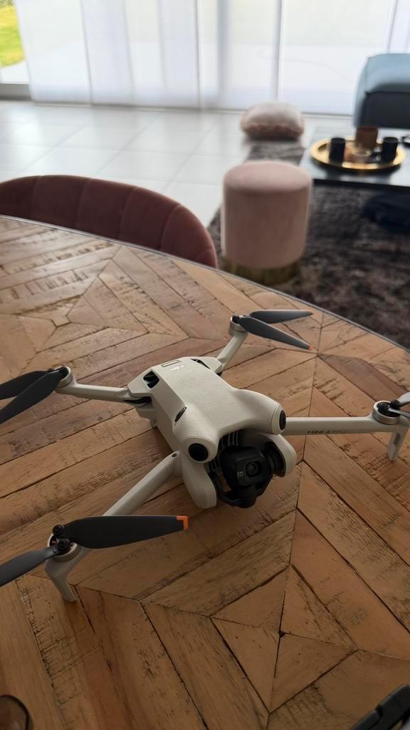 DJI Mini 4 Pro Fly More Combo RC2 – Zo goed als nieuw, Audio, Tv en Foto, Drones, Zo goed als nieuw, DJI, Ophalen