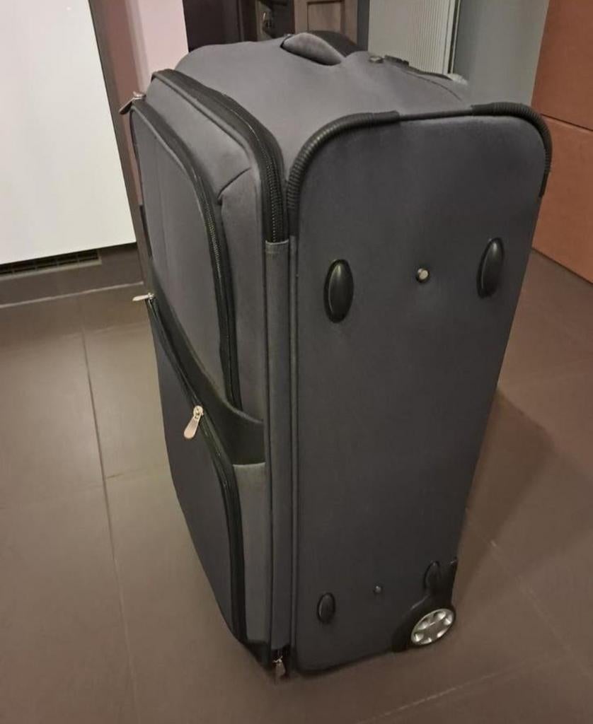 Reiskoffer, Handtassen en Accessoires, Koffers, Ophalen, Zo goed als nieuw, Zacht kunststof, Wieltjes