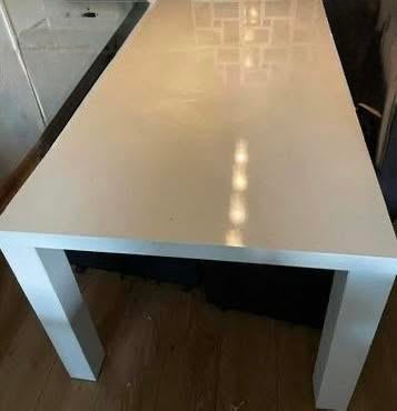 Witte glans tafel met stoelen, Ophalen, Zo goed als nieuw