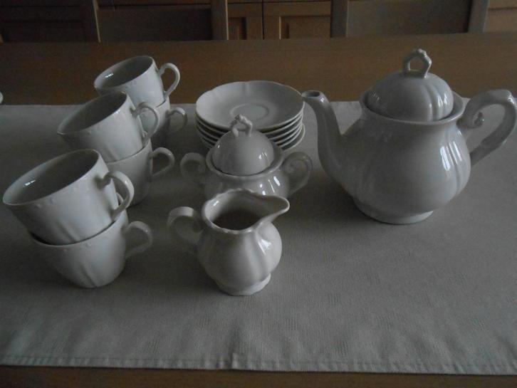 Porseleinen serviesje en kl coupes voor ijs , sausjes ..., Antiek en Kunst, Antiek | Servies los, Ophalen