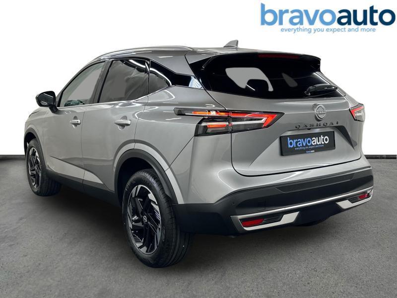 Nissan Qashqai NConnecta AT + Winter Pack, Auto's, Nissan, Automaat, USB, Overige kleuren, 157 pk