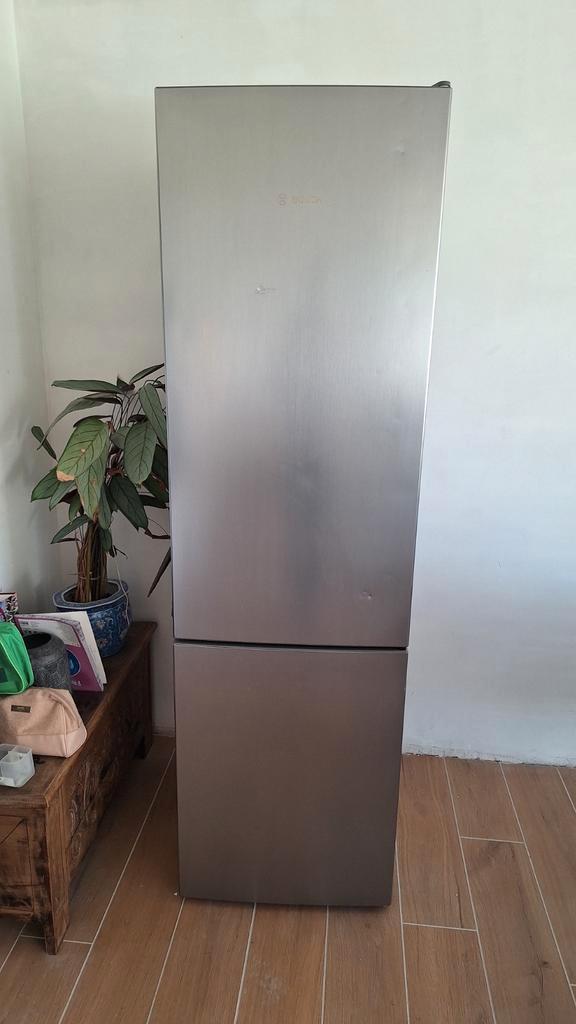 Réfrigérateur et congélateur Bosch — fonctionne bien, Electroménager, Réfrigérateurs & Frigos, Enlèvement