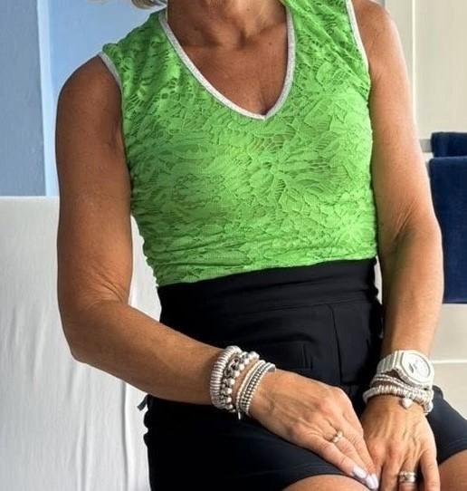 Heel leuke top - nieuw, Kleding | Dames, Topjes, Nieuw, Groen, Verzenden