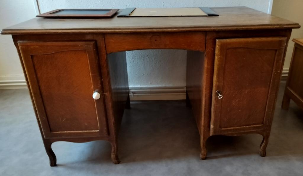 oud bureau, ideaal voor renovatie of trendy inrichting, Antiek, Ophalen, Gebruikt, Bruin