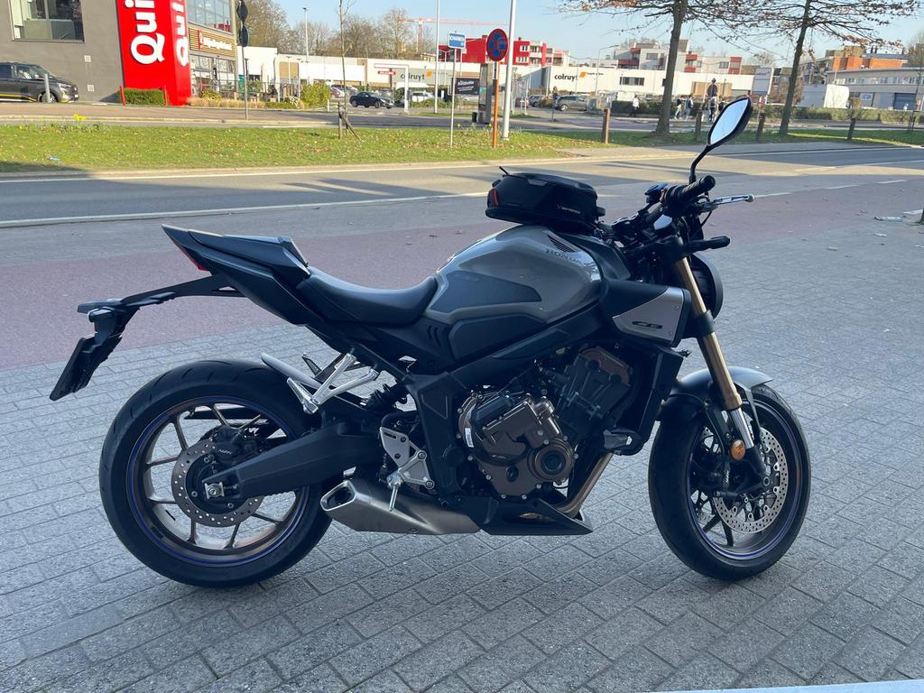 Honda CB650R E-clutch 2024, Motoren, Motoren | Honda, Particulier, Naked bike, meer dan 35 kW, 4 cilinders, Motorrijbewijs A, ABS