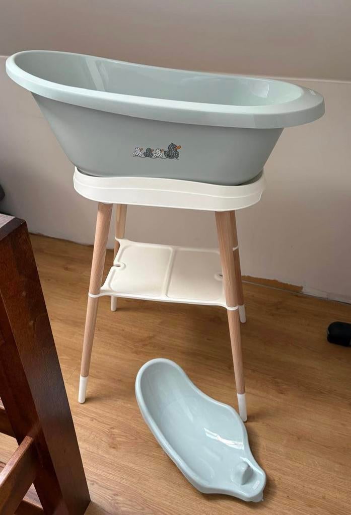 Babybad op staander + extra babyzitje bébé-jou, Ophalen, Zo goed als nieuw, Badje, Standaard