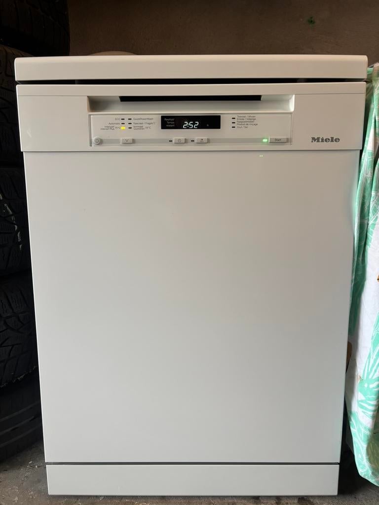 vaatwasser MIELE(vrijstaand), Ophalen, Zo goed als nieuw, Inbouw