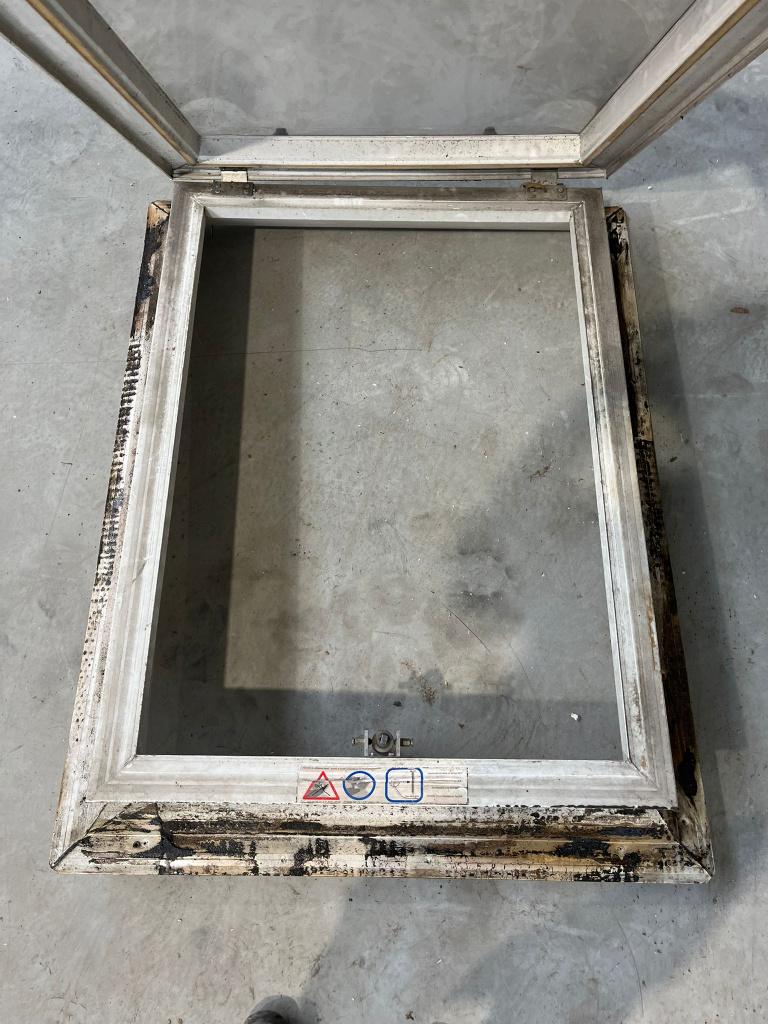 Coupole DP de toit ouverture manuelle 1200/900 mm, Bricolage & Construction, Tuiles & Revêtements de toit, Enlèvement, Utilisé