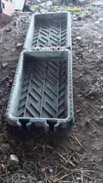 ontsmettingsbakken (doorloopbakken) voor schapen en koeien., Ophalen, Veehouderij, Stalinrichting