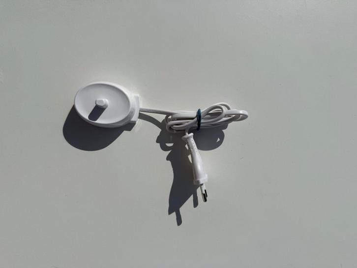 Chargeur Oral-B, Bijoux, Sacs & Beauté, Beauté | Soins du visage, Neuf, Nettoyage, Enlèvement ou Envoi