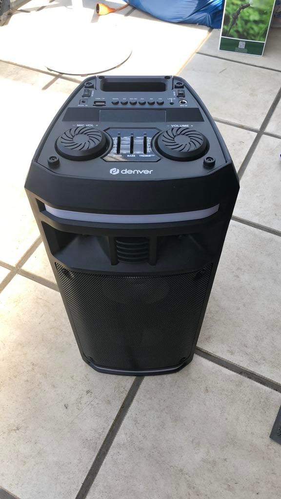 Boîte à musique/karaoké avec télécommande, Enlèvement, Comme neuf