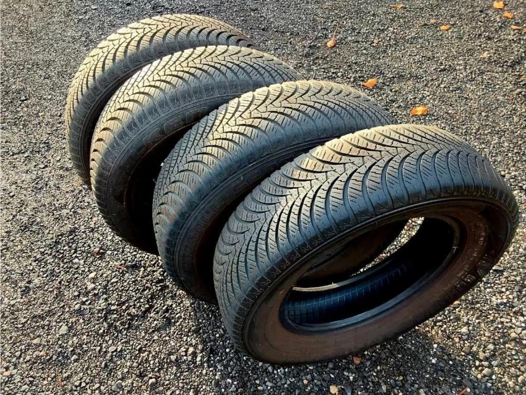 Très bons pneus hiver 195/65-15, Autos : Pièces & Accessoires, Pneus & Jantes, 15 pouces, Pneus hiver, Pneu(s), Enlèvement