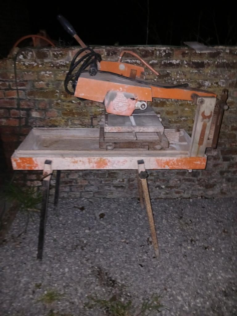 Machines a couper les briques ou blocs, Bricolage & Construction, Enlèvement