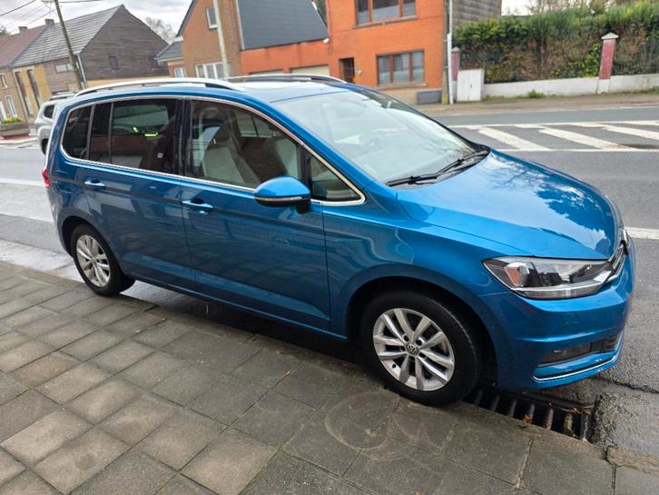 Volkswagen Touran, Autos, Volkswagen, Particulier, Touran, ABS, Caméra de recul, Régulateur de distance, Airbags, Air conditionné