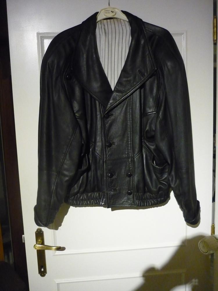 Echte korte lederen jas zwart, Ophalen, Zo goed als nieuw, Maat 46/48 (XL) of groter, Zwart