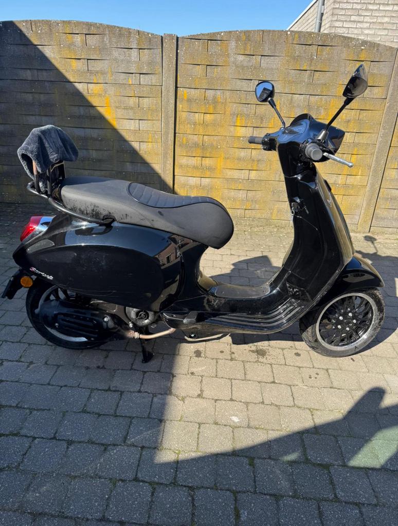 vespa sprint te koop, Fietsen en Brommers, Snorfietsen en Snorscooters, Ophalen, Zo goed als nieuw, Vespa