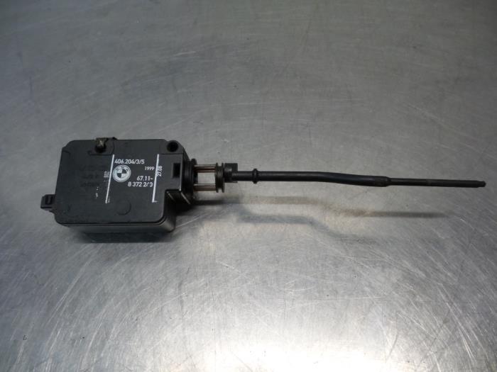 Tankklep Vergrendelingsmotor van een BMW 3-Serie (3-Serie 98, Auto-onderdelen, Overige Auto-onderdelen, BMW, Gebruikt, Ophalen of Verzenden