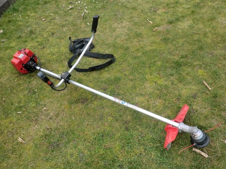 Solo 134  middelzware bosmaaier . zeer net, Tuin en Terras, Bosmaaiers, Zo goed als nieuw, Benzine, 10 tot 30 cm, Ophalen