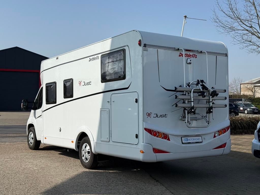 DETHLEFFS JUST 90 -T7052 - TWIN BEDDEN - Slechts : 27.500KM*, Caravans en Kamperen, Bedrijf, ABS, Elektrische opstap, Half-integraal