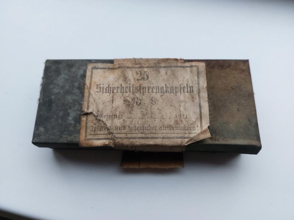 Duitse zinken kist 25 sprengkapseln  no8 zunder reichswehr, Verzamelen, Militaria | Tweede Wereldoorlog, Ophalen of Verzenden