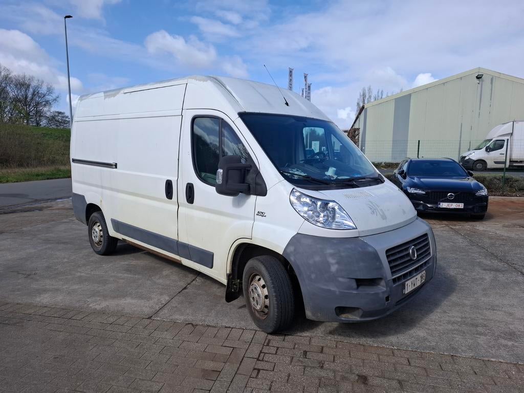Fourgonnette multijet Fiat Ducato 2.3, Achat, Electronic Stability Program (ESP), 4 portes, 3 places