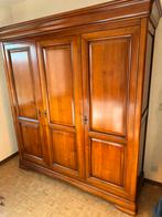 Klassieke 3-deurs kleerkast in massief warm kersenhout., Ophalen, Zo goed als nieuw, Kersenhout