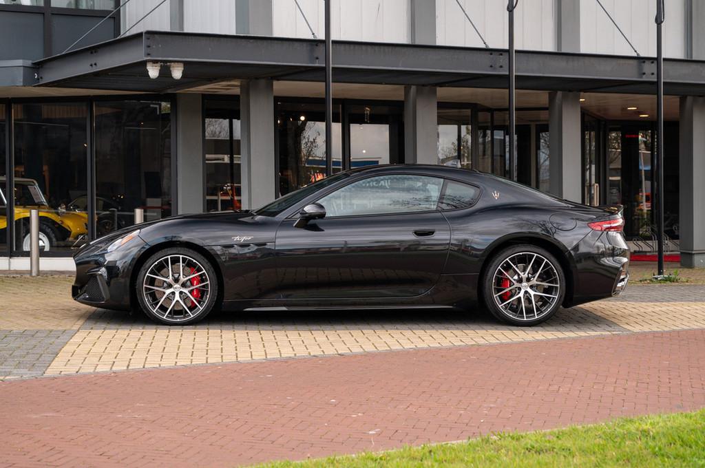 Maserati GranTurismo V6 AWD Trofeo (automatique), Autos, Maserati, Cuir, Euro 6, Entreprise, Autres couleurs