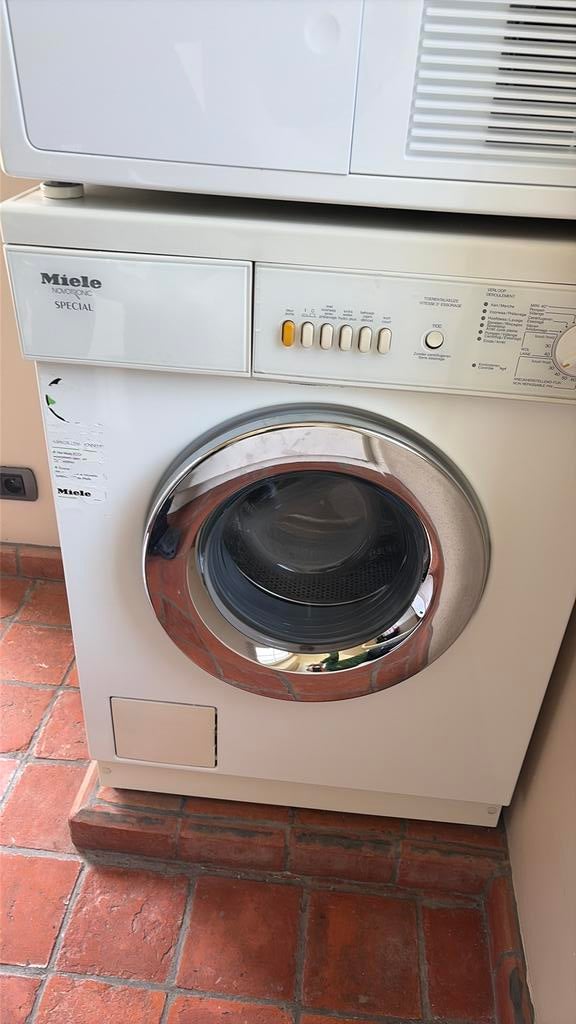 Miele wasmachine, Elektronische apparatuur, Wasmachines, Ophalen, Zo goed als nieuw, Voorlader, 85 tot 90 cm