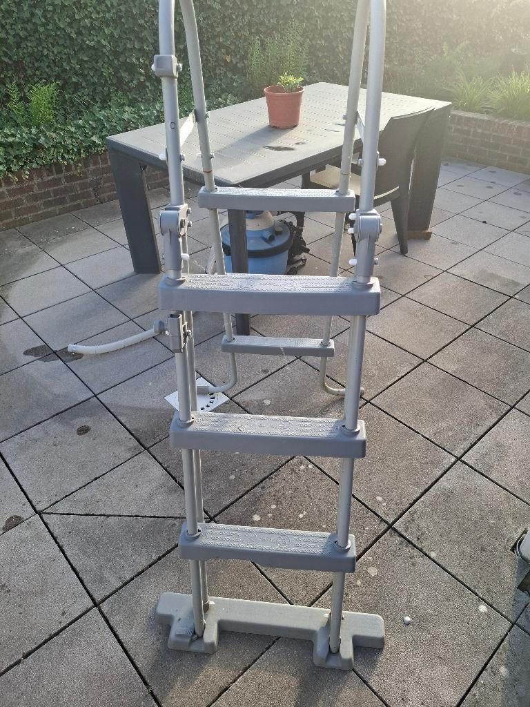 Zwembadladder, Ophalen, Gebruikt, Ladder