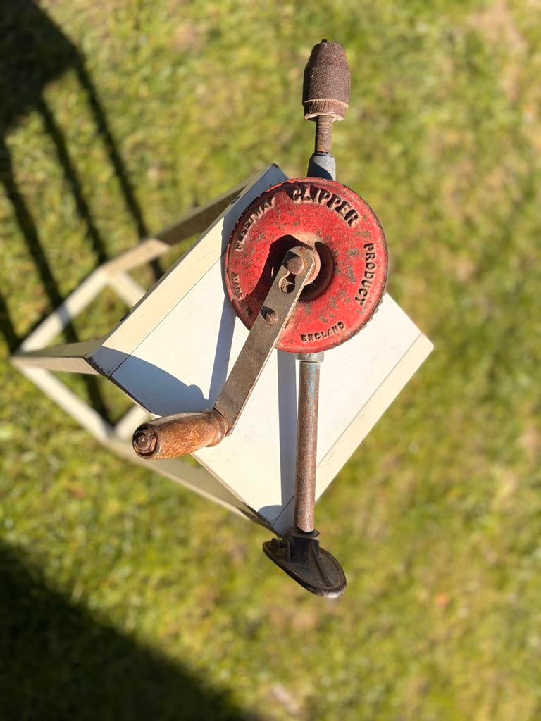 Oude handboor / vijsmachine (Fleetway Clipper – vintage), Ophalen