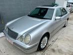 Mercedes Benz E 220 CDI  automatische transmissie 3.490€, Auto's, Mercedes-Benz, Stof, 4 cilinders, 1390 kg, Zilver of Grijs