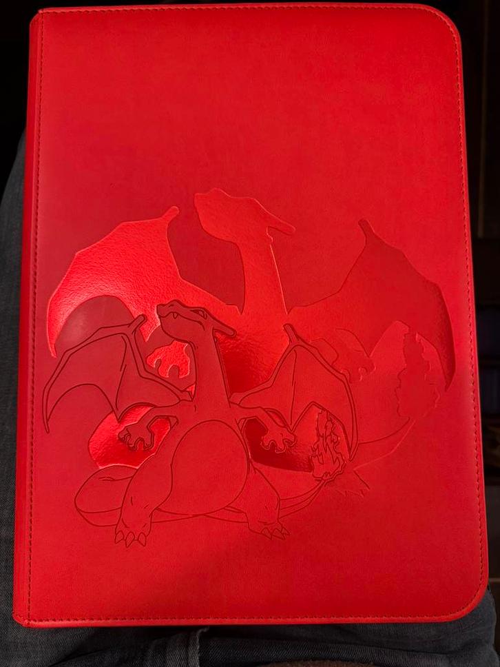 Phantasmal Flames base masterset incl. Charizard map, Hobby en Vrije tijd, Gezelschapsspellen | Kaartspellen, Zo goed als nieuw