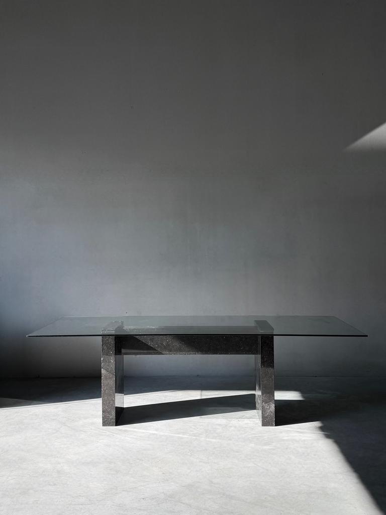 Vintage Brutalistische Eettafel - 1970 - Zwart Marmer & Glas, Enlèvement, Comme neuf, Verre
