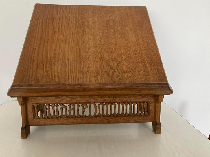 Grote houten lezenaar / boekensteun met houtsnijwerk, Antiquités & Art, Antiquités | Objets religieux, Enlèvement