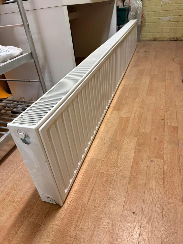 Radiateur Radson T22   270 x 40 Neuf, Bricolage & Construction, Chauffage & Radiateurs, Comme neuf, Radiateur, Enlèvement